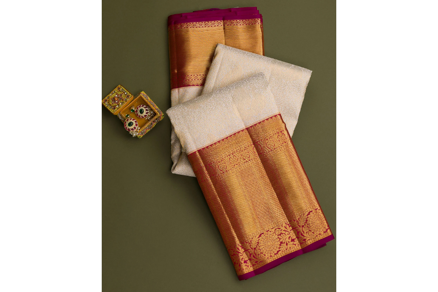 Online Shopping for Organza Sarees and Pattu Sarees: A Comprehensive Guide