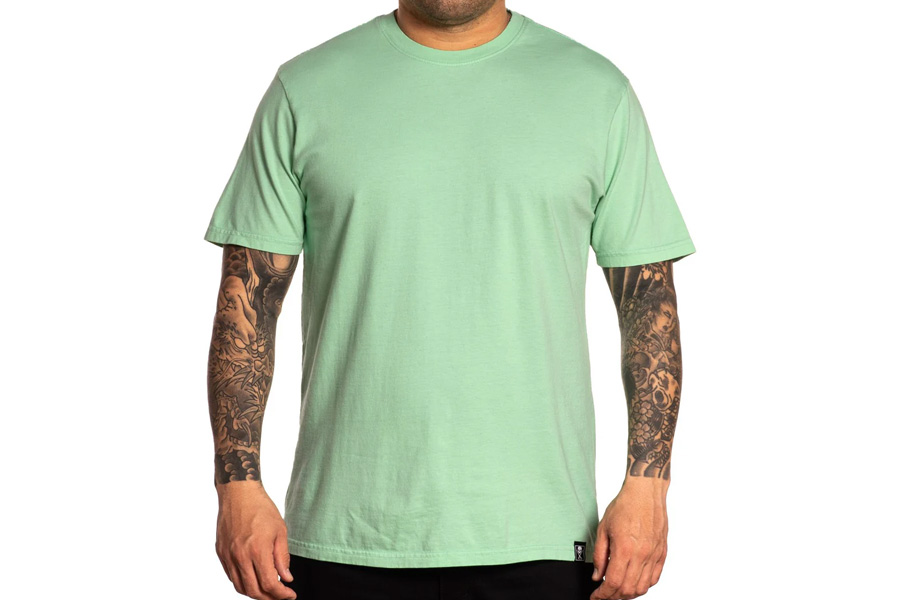 The Foundation of Style Why a Solid Tee is the Ultimate Wardrobe Staple